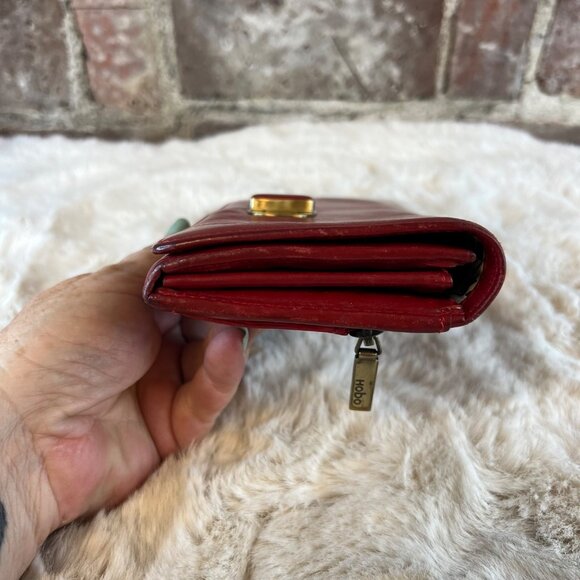 HOBO Clutch Wallet in Beautiful Red Leather w Black & White Houndstooth Interior - Picture 4 of 10